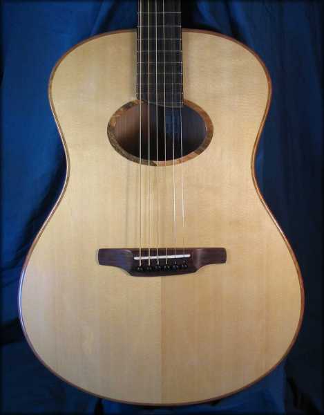 Sitka Spruce/Canadian Birch Guitar